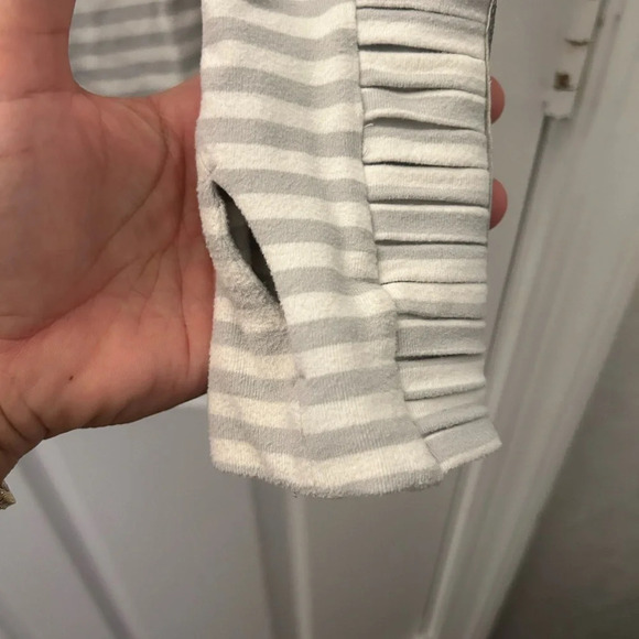 ! Lululemon Striped Silver Think Fast Hoodie Pullover  6, Rare - Picture 4 of 5